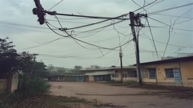 نندنا اسکول کے باہر لٹکتی موت: بجلی کے تاروں نے بچوں کی زندگی خطرے میں ڈالی